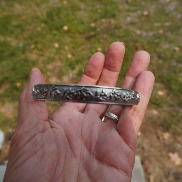 Carved Creations LifeMates Olive Branch Love Bangle Bracelet - Picture 3 of 13